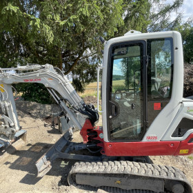 Bagger Takeuchi TB225